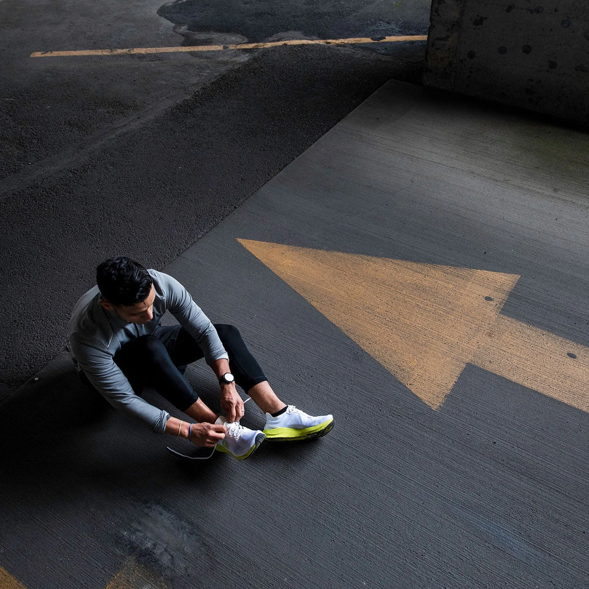 Topo Athletic Men's Cyclone Running Shoe - White/Lime - Regular (D) - Image 8